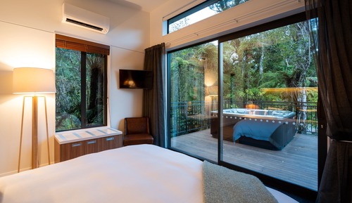 Deluxe Two Bedrooms Spa Tree House