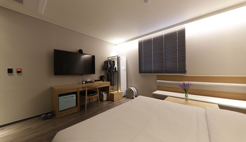 Deluxe Room, 1 King Bed (B)