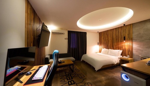 Room (Premium Gaming Room (Non-refundable 3)