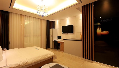Room (Drive-in-Breakfast provided)