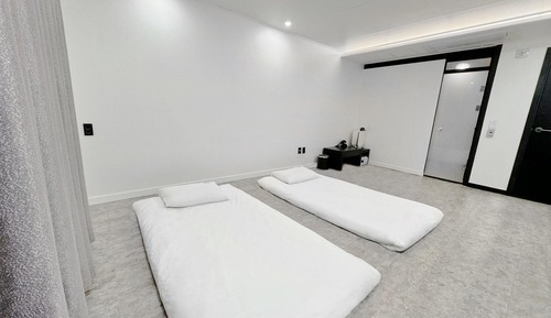 Room (Deluxe Korean-style room (for 2 peopl)