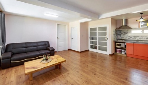 Room (Pine (group))