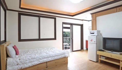 Room (Asa)