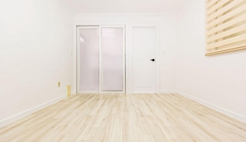 Room ((Small) Ondol Room 305)