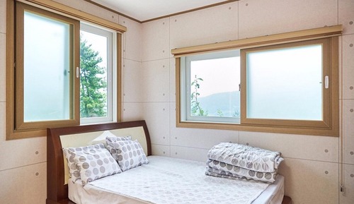 Room (105 (Unshared House Studio))