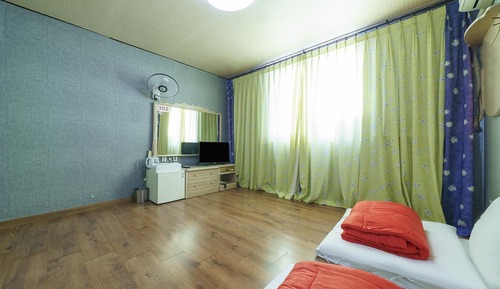 Room (Ondol Room)