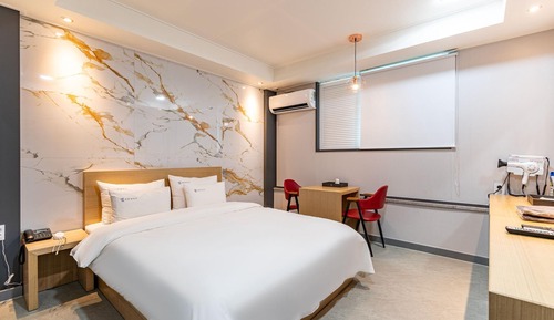 Room (STANDARD B)