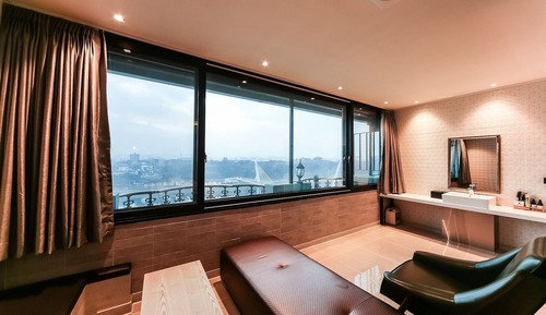 Room (Residence)