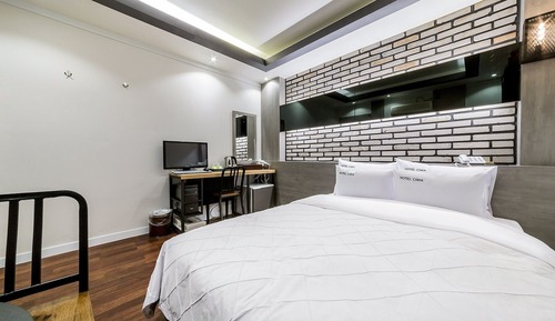 Room (General room (Netflix Wave GS parking)