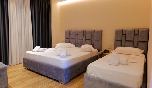 Deluxe Triple Room, Sea View, Ground Floor