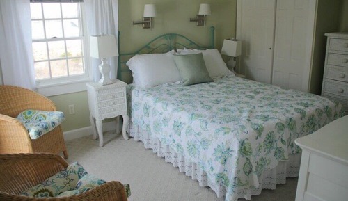 Queen Room with Balcony: 303