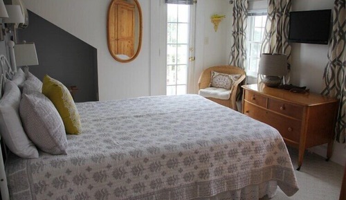 Queen Room: Balcony & Ocean View: 302