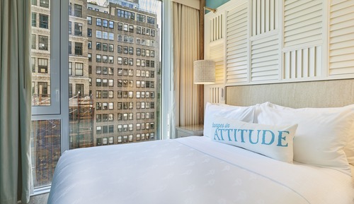 Deluxe Room, 1 Queen Bed, City View