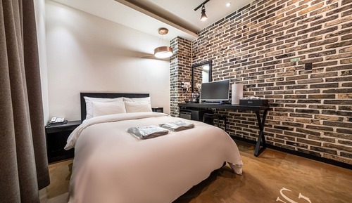 Room (Standard (OTT))