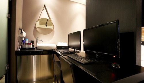 Room (Suite-B (2PC OTT))