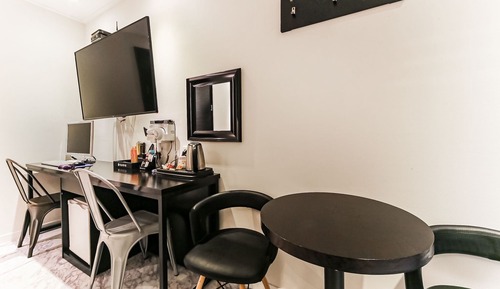 Room (Twin (air purifier available for Netf)