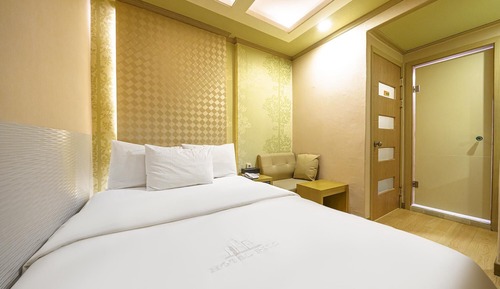 Room (Mini room (walk-in only) (Netflix You)