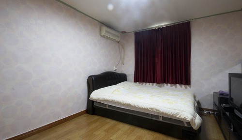Room (Large room)