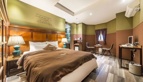 Room (Premium)