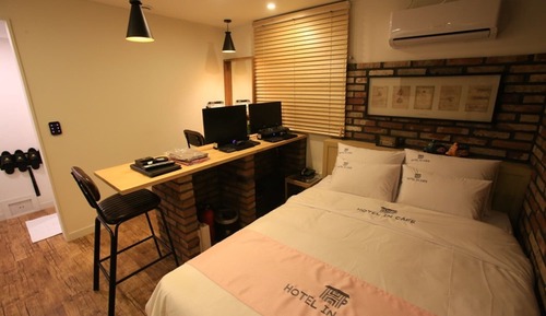 Room (Premium)