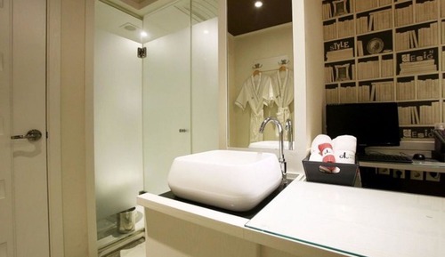 Room (Standard room (shower Netflix Wave mo)