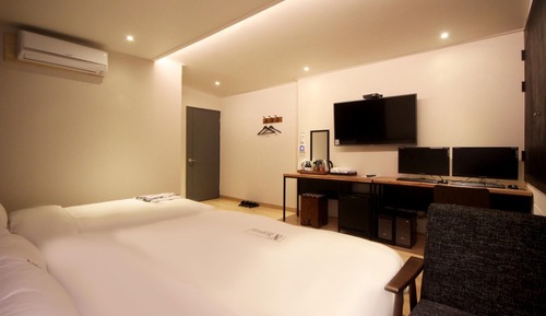 Room (Twin (Netflix available business trav)