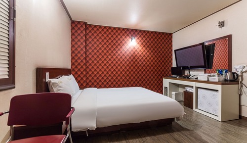 Room (Standard Room C)