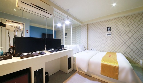 Room (Semi-Special Room)