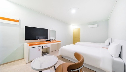Deluxe Twin Room