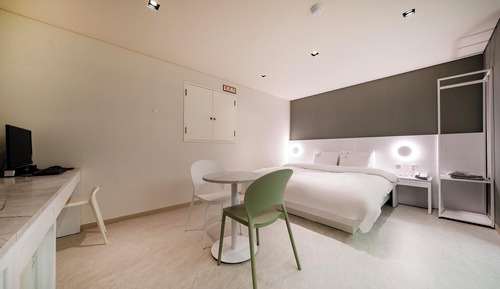 Room (Premium No 4 (65-inch smart TV in all)
