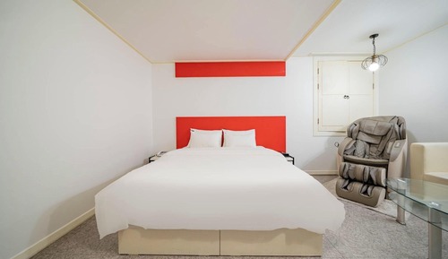 Room (Deluxe - Couple Hard Drive-Less PC (S)