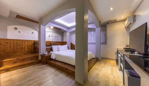 Room (Deluxe room)