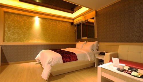 Room (Semi-Special Room)
