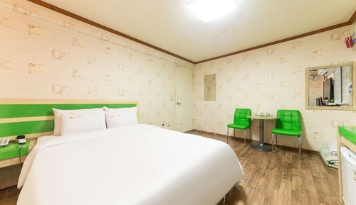 Room (Special Couple PC)