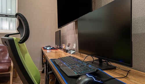 Room (2PC (6 free OTT types/Ultra high spec)