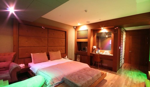 Room (Semi-Special Room)
