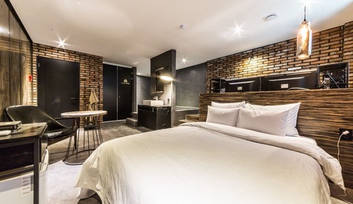 Room (Sweet/OTT movies (75-inch TV/Bathtub/)