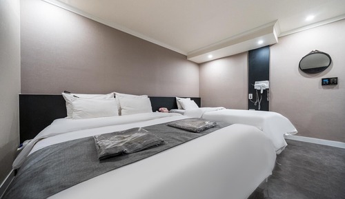 Room (Deluxe Twin (Free Simple Breakfast) ()