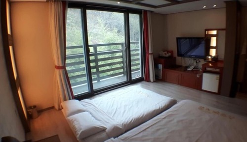 Room (Korean)