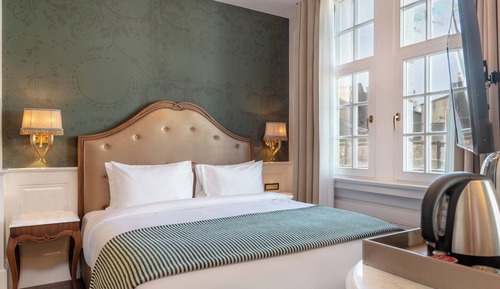 Grand Room, 1 King Bed