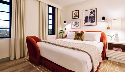 Grand Suite, 1 King Bed, Balcony, City View (Chamber)