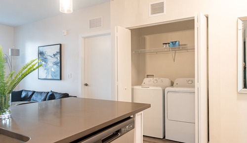 Deluxe Condo, 3 Bedrooms