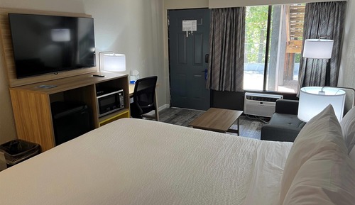 Room, 1 King Bed, Non Smoking