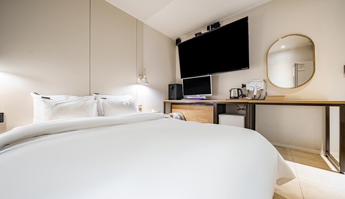 Room (Economy Room (Netflix Disney TVing Wa)
