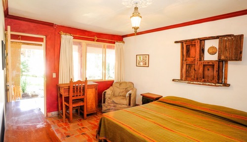 Room, Garden View