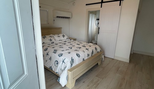 Basic Room, 1 Queen Bed