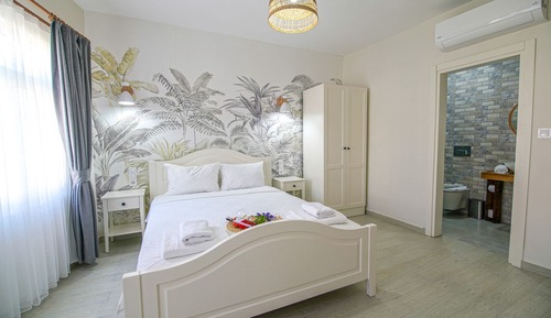 Superior Room, 1 Queen Bed