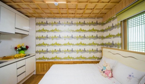Room (Reed)