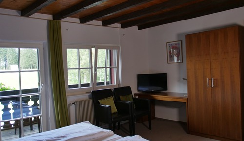 Basic Double Room, 1 King Bed, Non Smoking, Valley View