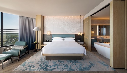 Premium Suite, 1 King Bed, Non Smoking, Balcony (View)